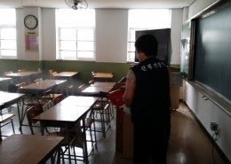 ** 중학교 방역 소독
